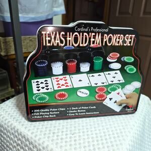 CARDINALS PROFESSIONAL TEXAS  HOLD EM POKER SET NEW